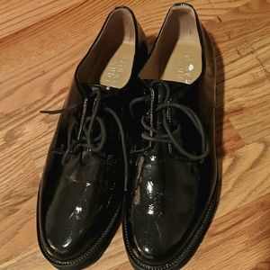 Patent leather lace up shoes